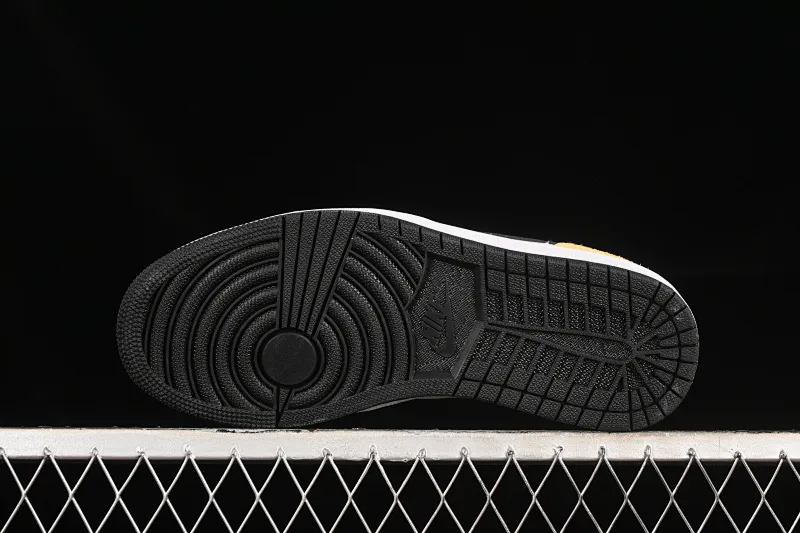 All categories Air Jordan Jordan series basketball shoes Air Jordan 1 Mid Air Jordan 1 Mid AJ1 Joe 1 neutral powder mid-top cultural casual sneakers DX4332-800